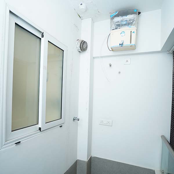 2bhk washroom